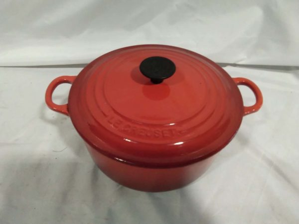 lot 283 Le Crueset red casserole dish with lid - Image 5