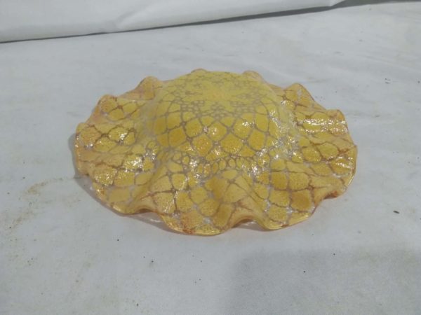 lot 287 vintage Syndenstricker fused ruffle edge glass dish (stamped) - Image 4