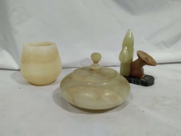 lot 290 3 items of onyx / alabaster - Image 2