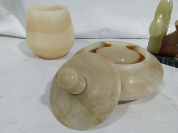 lot 290 3 items of onyx / alabaster - Image 4