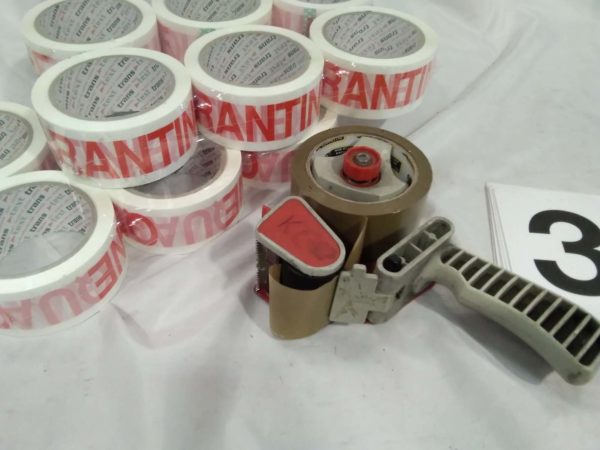 lot 386 Quarantine tape & tape dispenser - Image 3