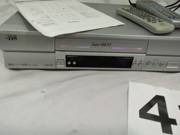 lot 412 Dvd  & video recorder JVC - Image 2