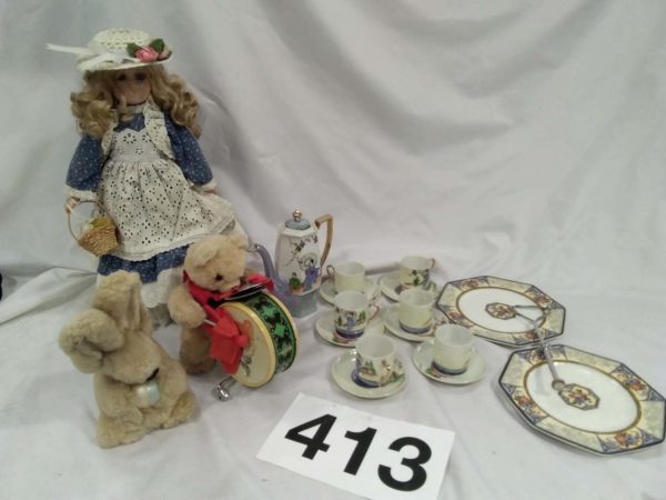 lot 413 wedgewood cake stand & Japanese  hand painted Kumax tea set, vintage toys