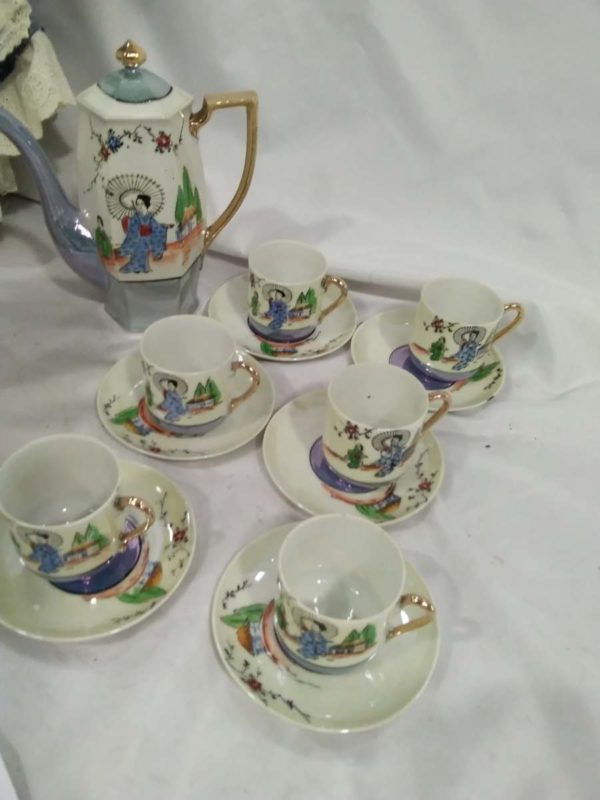 lot 413 wedgewood cake stand & Japanese  hand painted Kumax tea set, vintage toys - Image 10