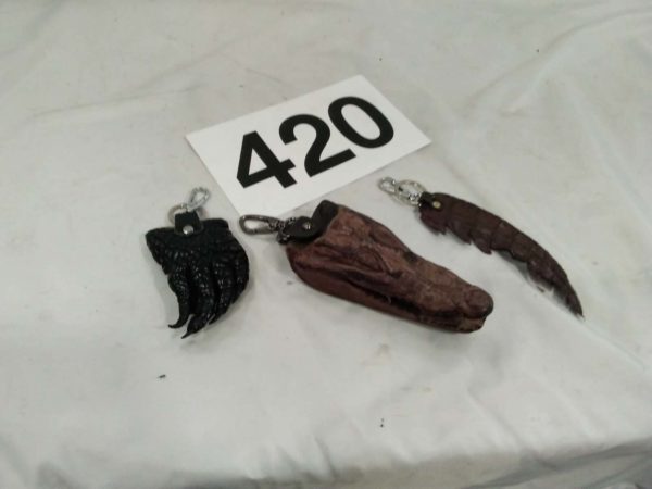 lot 420 3 real crocodile body parts made in to keyrings