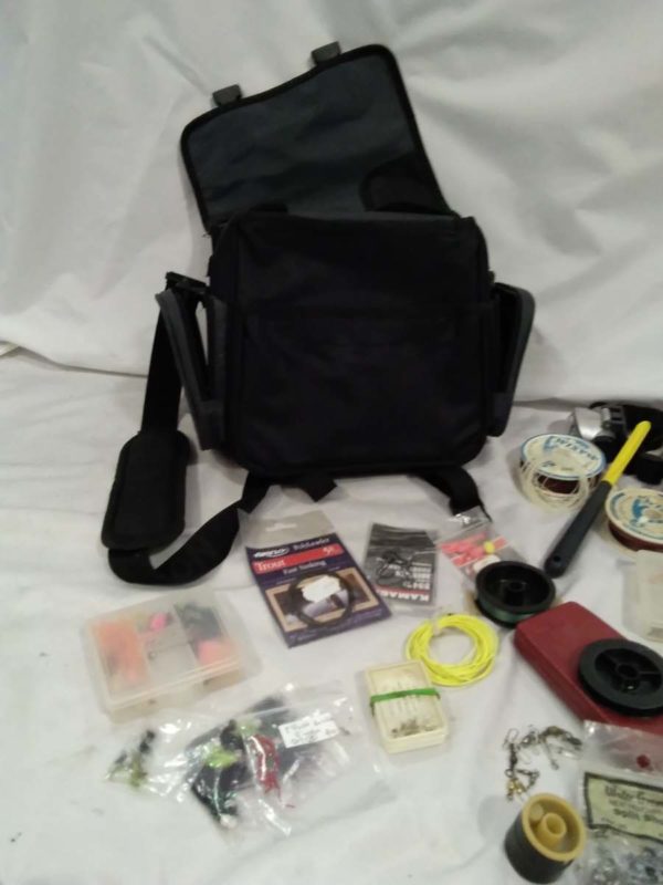 lot 421 Ron Thompson fishing bag & contents inc  fly reel, flies - Image 4