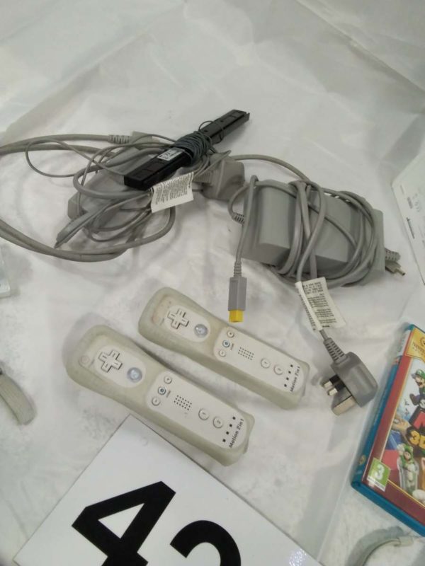 lot 428 Wii & games ( not tested) - Image 3