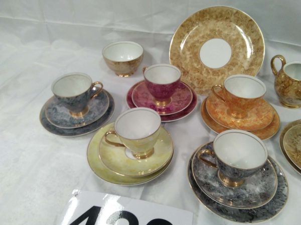 lot 430 vintage lustre ware tea-set made in Poland - Image 3