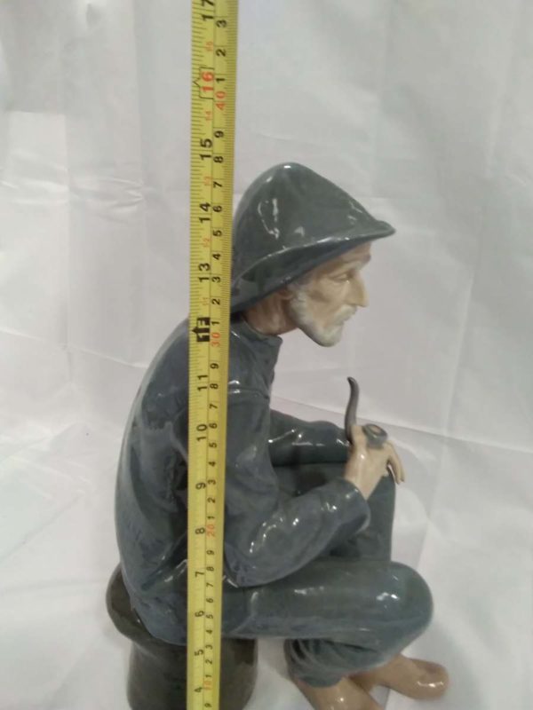 lot 4482 large Nao fisherman figurine - Image 4