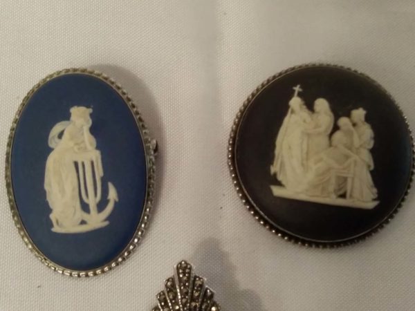 lot 468 2 x wedgwood brooches & a sterling silver marcastite - Image 6