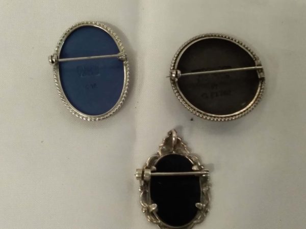 lot 468 2 x wedgwood brooches & a sterling silver marcastite - Image 5