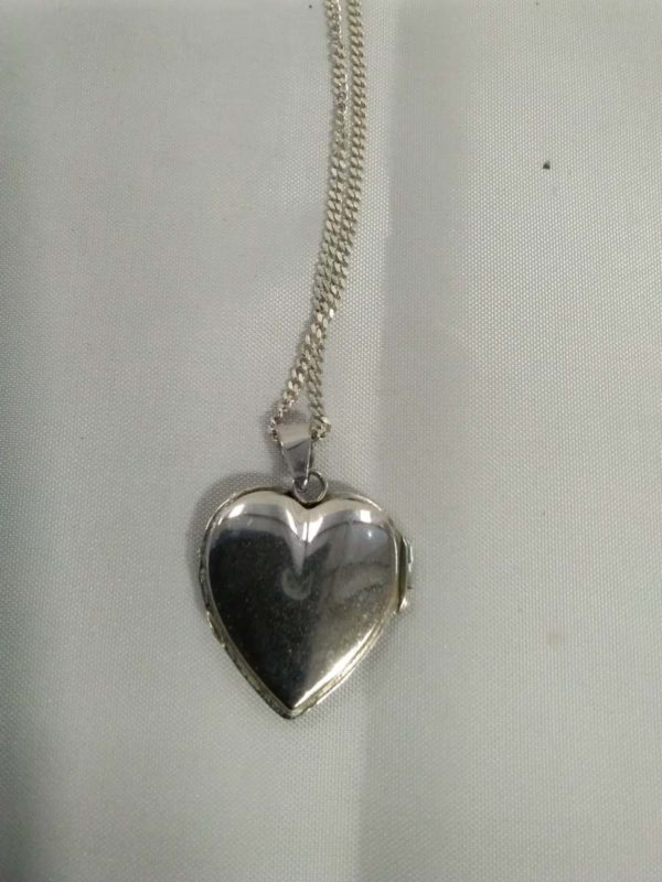 lot 476 sterling silver heart shaped locket necklace - Image 4