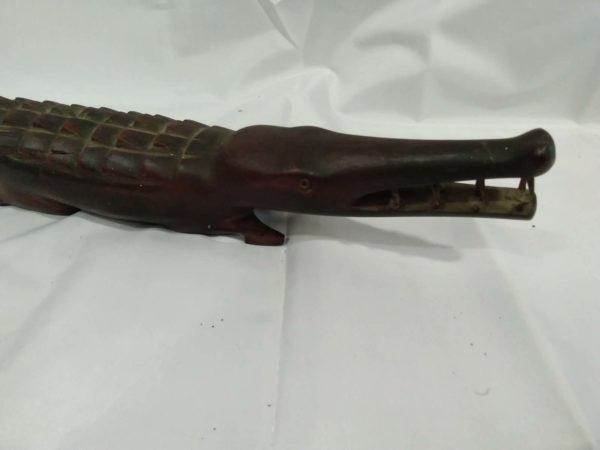 lot 608 crocodile metal nut cracker & ornamental wooden crocodile - Image 7