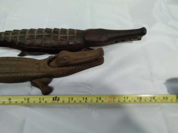 lot 608 crocodile metal nut cracker & ornamental wooden crocodile - Image 3