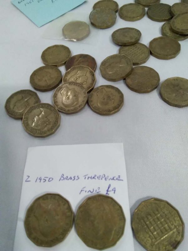 lot 620 quantity of three pence coins - Image 2