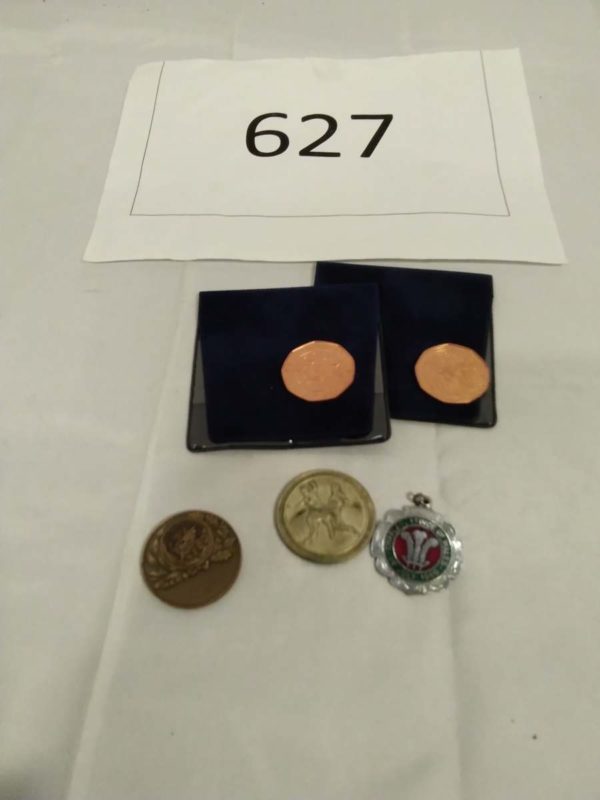 lot 627 3 x medals & 2 x 5 euro coins