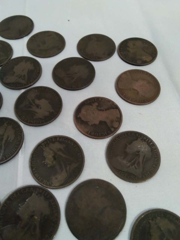 lot 632 quantity of Victorian pennies - Image 2