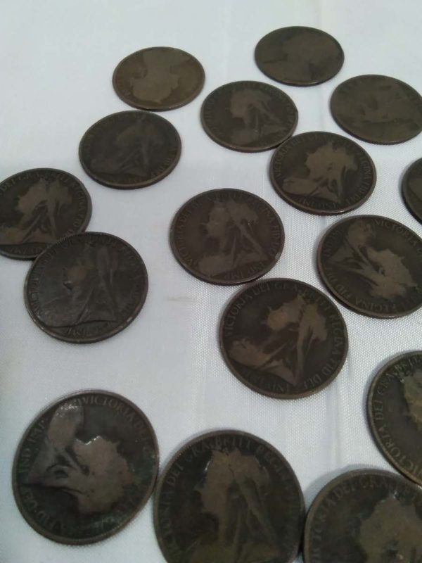 lot 632 quantity of Victorian pennies - Image 5