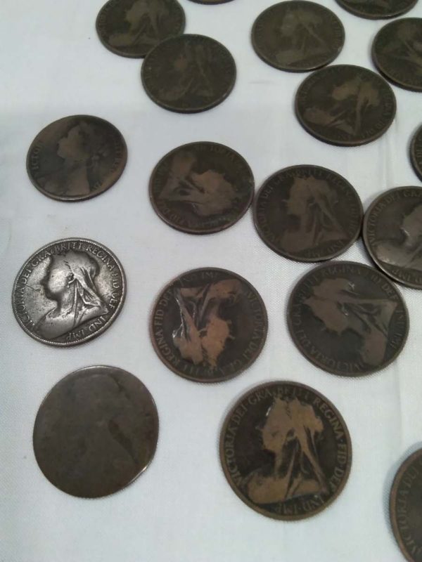 lot 632 quantity of Victorian pennies - Image 4