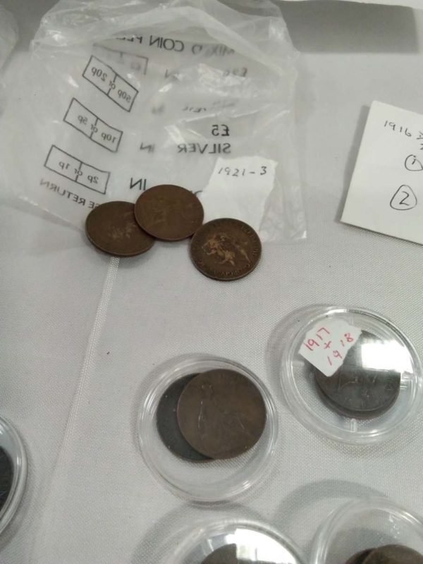 lot 633 quantity of old farthing coins - Image 4