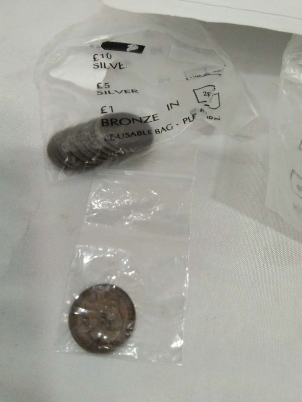 lot 633 quantity of old farthing coins - Image 3