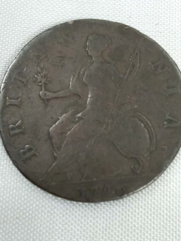 lot 636 old coins dated 1746 & 1734 - Image 3