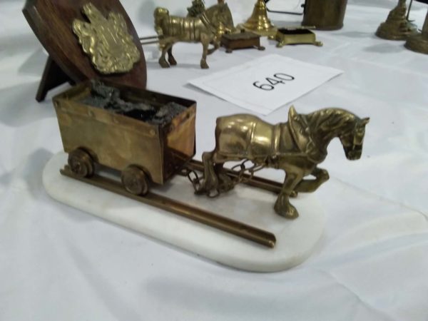 lot 640 quantity of brass items - Image 3