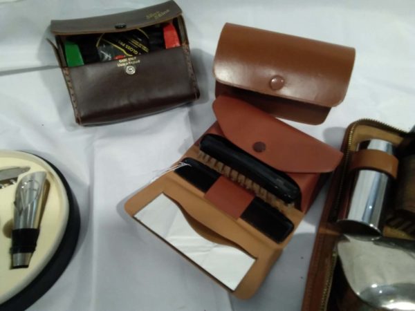 lot 642 gentlemen’s toiletries sets, brushes, bottle kit etc - Image 4