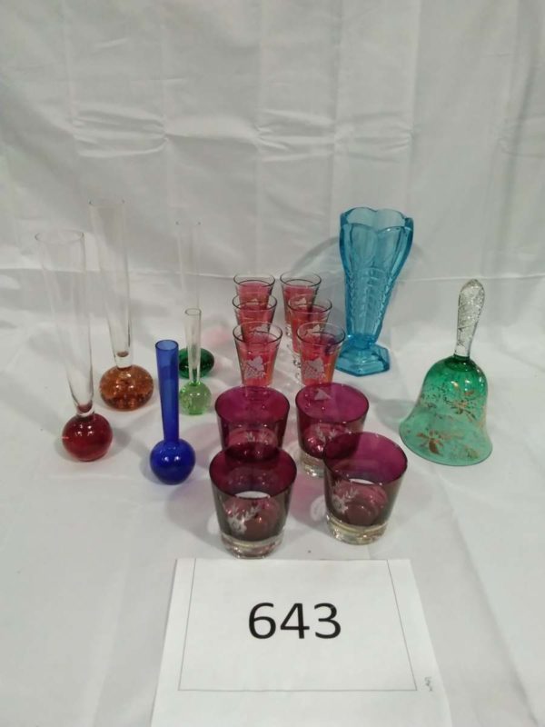 lot 643 vintage glass ware & bubble vases