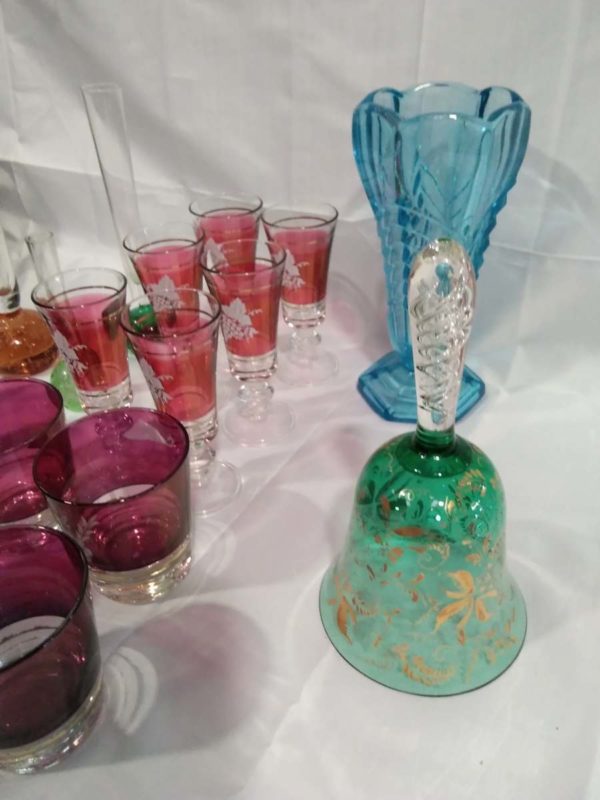 lot 643 vintage glass ware & bubble vases - Image 3