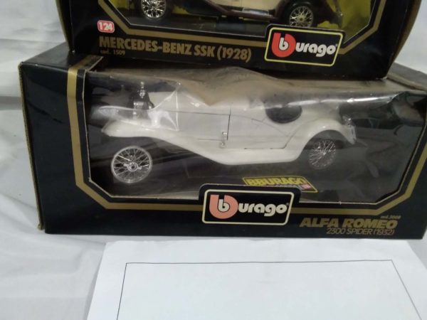 lot 644 2 x Burago boxed model cars - Image 5