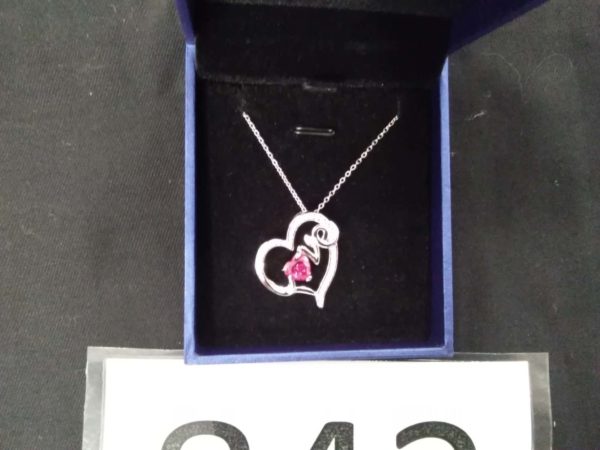 lot 842 sterling silver heart pendant with red stone & chain - Image 2