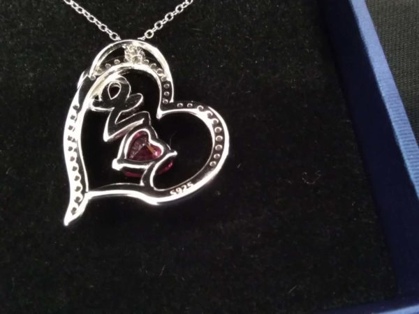 lot 842 sterling silver heart pendant with red stone & chain - Image 3