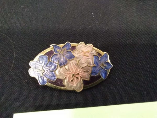 lot 846 floral enamel bangle & brooch - Image 2