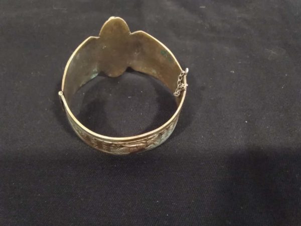 lot 852 oriental deisgn hinged bangle - Image 4