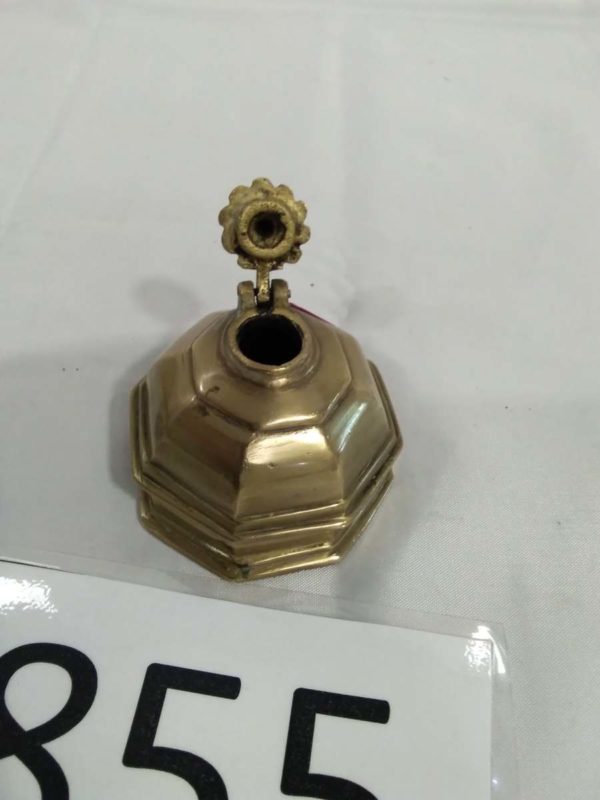 lot 855 brass ink well - Image 2