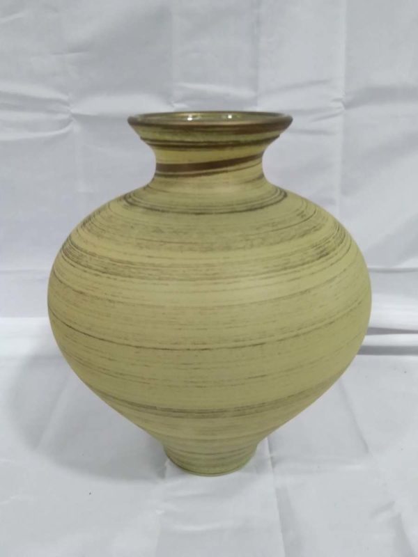 lot 859 large yellow glass vase - Image 2