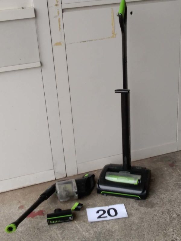 lot 020 G-Tech K9 multi vacuum cleaner in working order (no charger)