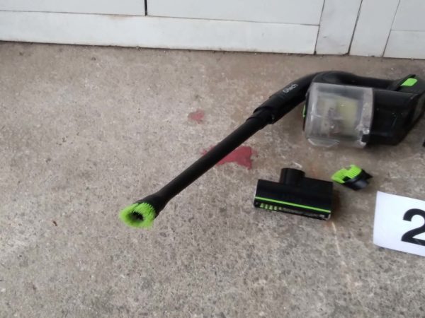 lot 020 G-Tech K9 multi vacuum cleaner in working order (no charger) - Image 2