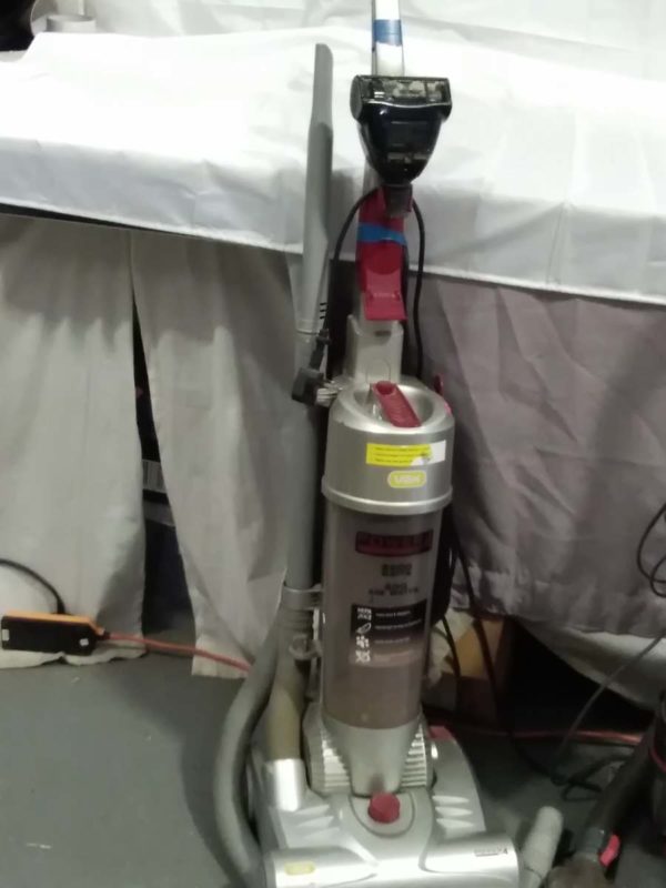 lot 023 2 x Vax vacuum cleaners - Image 2