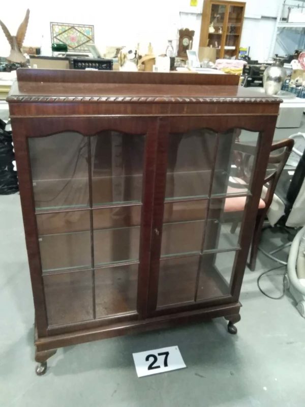 lot 027 mahogony veneer glazed bookcase with key