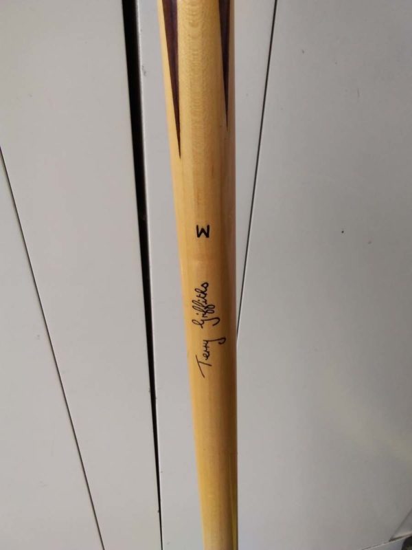 lot 029 vintage Terry Griffiths snooker cue - Image 2