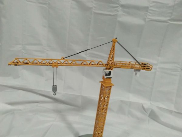 lot 032 Liebherr German model crane - Image 4