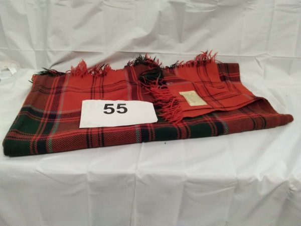 lot 055 Tartan blanket (some holes) - Image 2