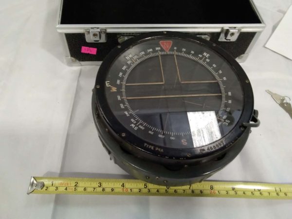 lot 059 WWII aeroplane compass in case with key (not original) - Image 3