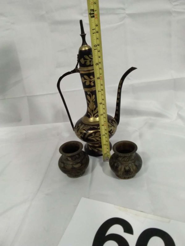 lot 060 decorative Arabian style coffee pot & 2 vases - Image 3