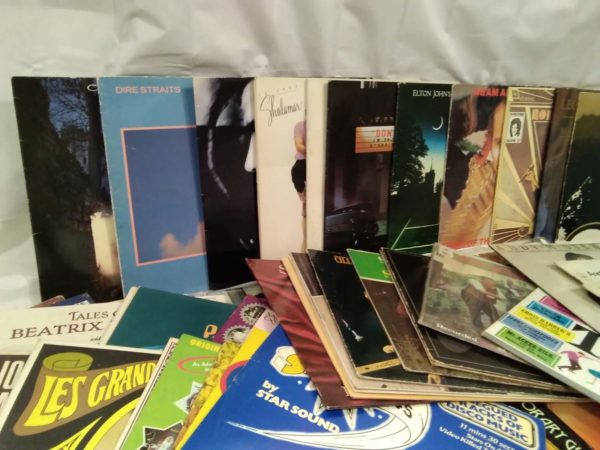 lot 062 box of 70+ records including Beatles, Bob Dylan, etc. - Image 10