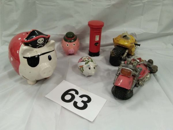 lot 063 novelty money boxes