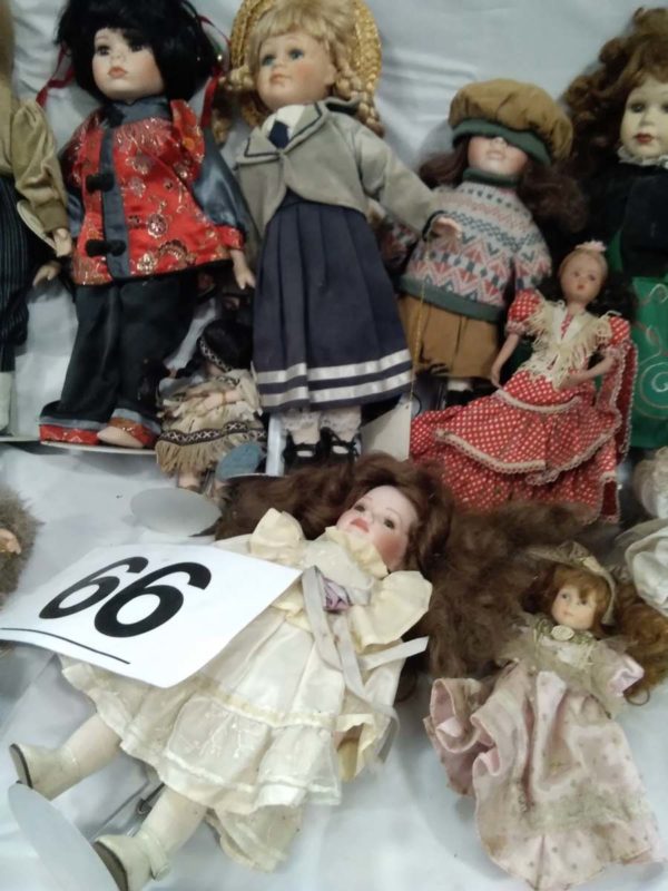 lot 066 quantity of collectors china dolls - Image 5