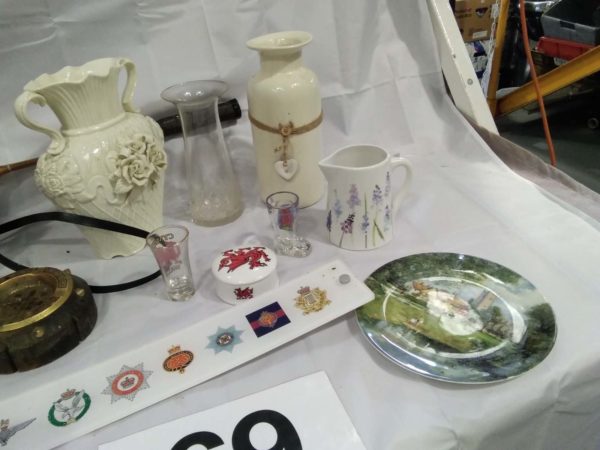 lot 069 household items including vases, jugs, etc. & a binoculars, etc. - Image 4